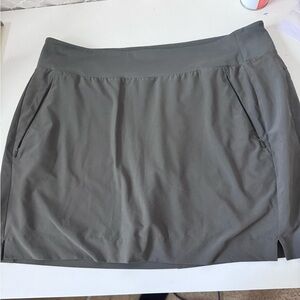Athleta SoHo Skort Size 14 Gray Green Zip Pockets Activewear Outdoor Golf Hike